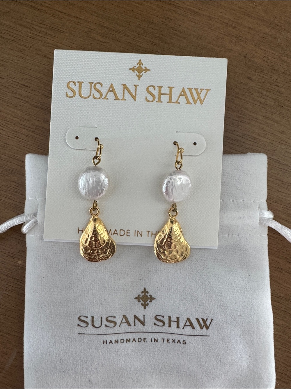 Never worn. Susan Shaw oyster Gold & White Pearl Drop Earrings